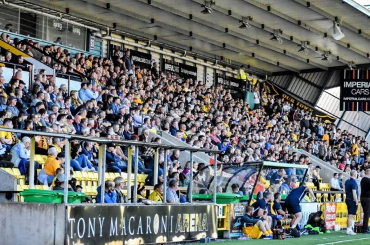 ¡Insólito! Un equipo de Europa pregunta a la afición en Twitter si echa a su portero o no