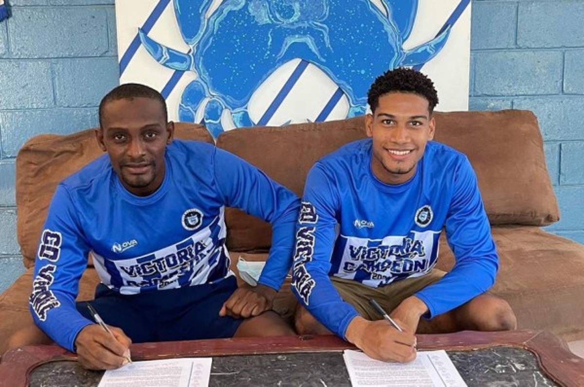 ¡Histórico! Padre e hijo jugarán juntos en Liga Nacional; 'Calolo” Palacios y su hijo firman contrato con el Victoria