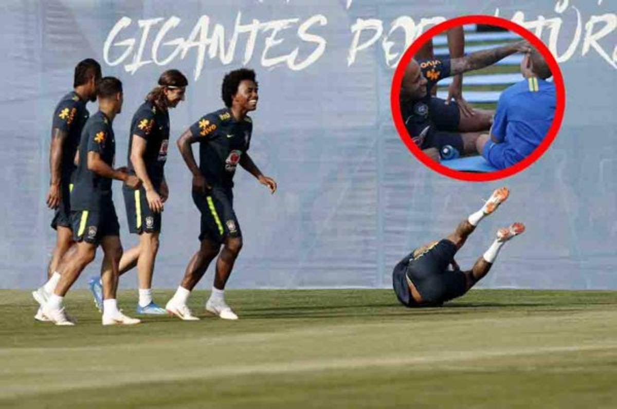 Risas, bromas y tierna visita a Neymar en el entreno de Brasil