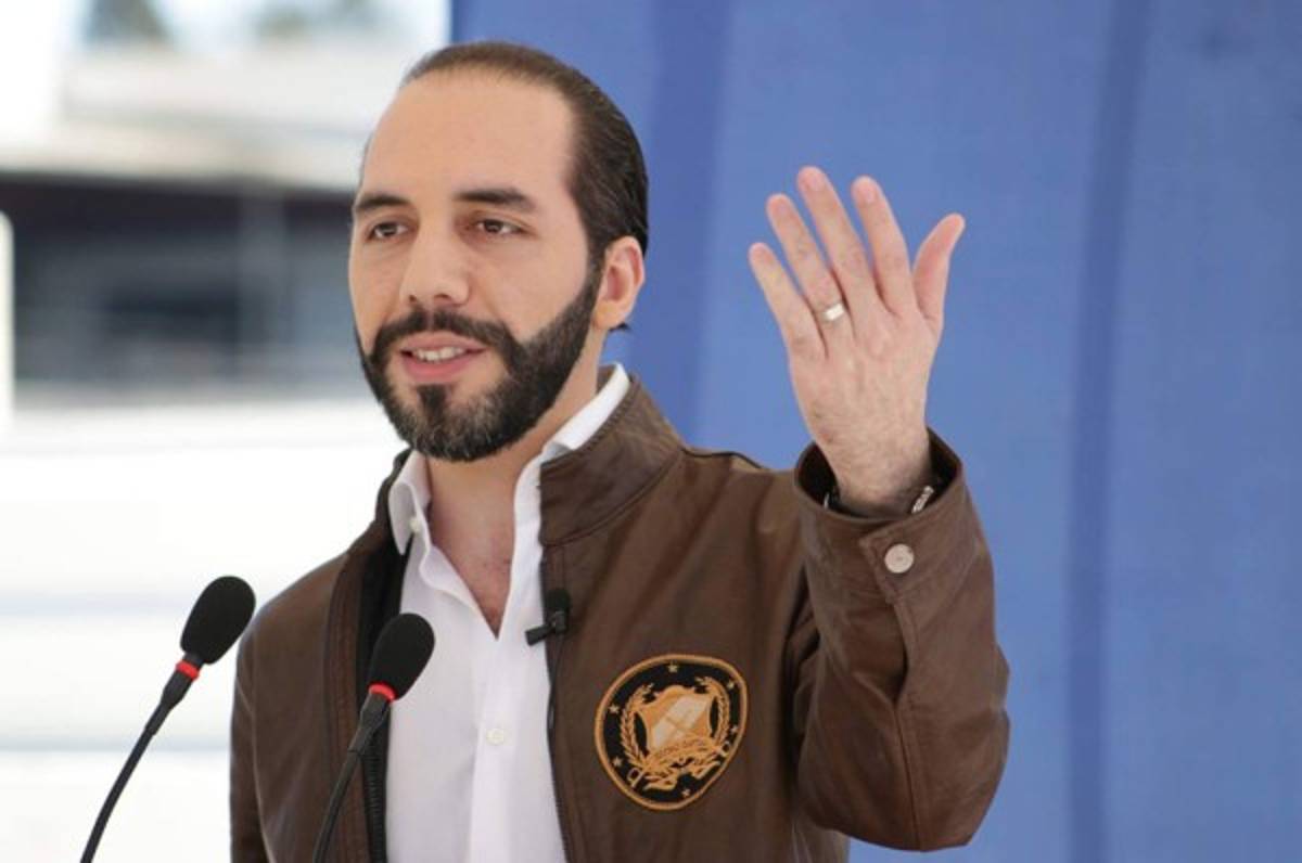 Congreso salvadoreño rechaza 'mensajes irresponsables' de Bukele sobre virus