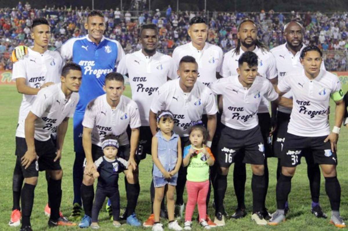 En Honduras Progreso no ratifican a Wilmer Cruz pero quieren que siga