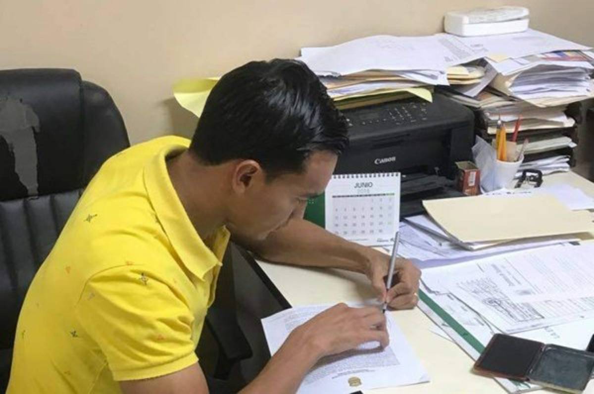 El defensor Odis Borjas renueva contrato por un año con Real España