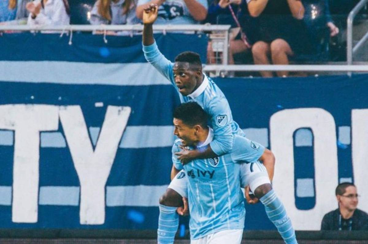 El hondureño Roger Espinoza en el once ideal de la MLS