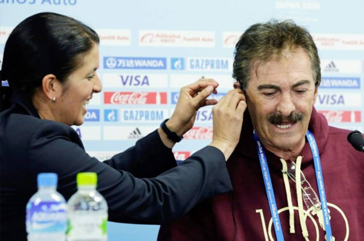 La advertencia de Ricardo La Volpe a quien deje cabecear a Sergio Ramos