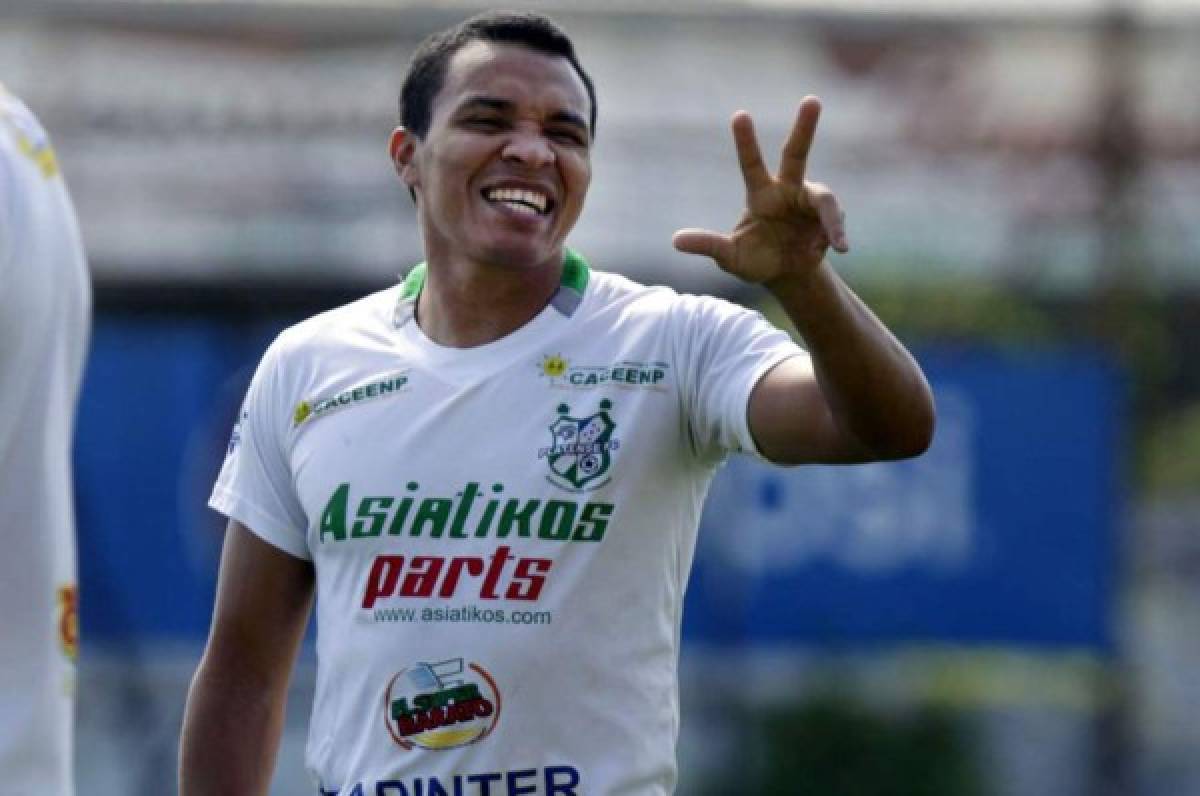 'Rambo' de León ya tiene número en su nuevo equipo de El Salvador