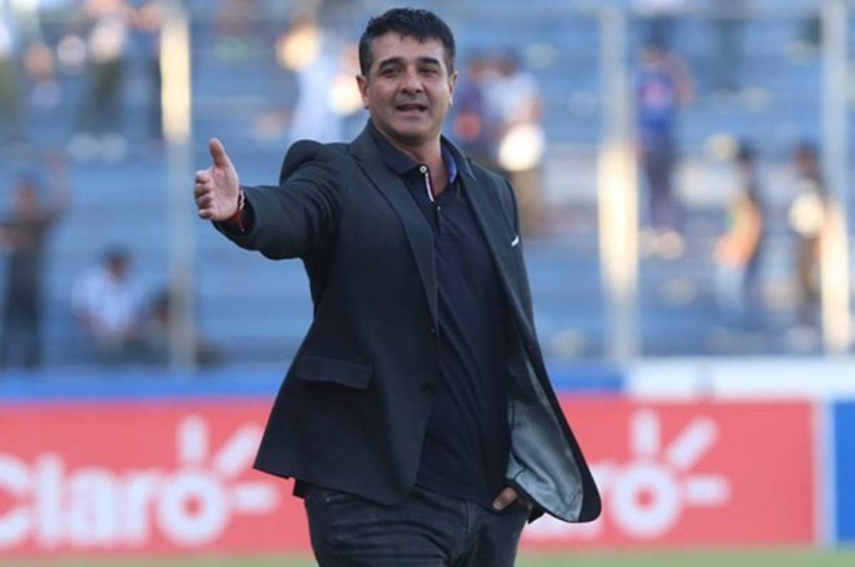 Diego Vázquez y su cuenta pendiente en las finales en Honduras