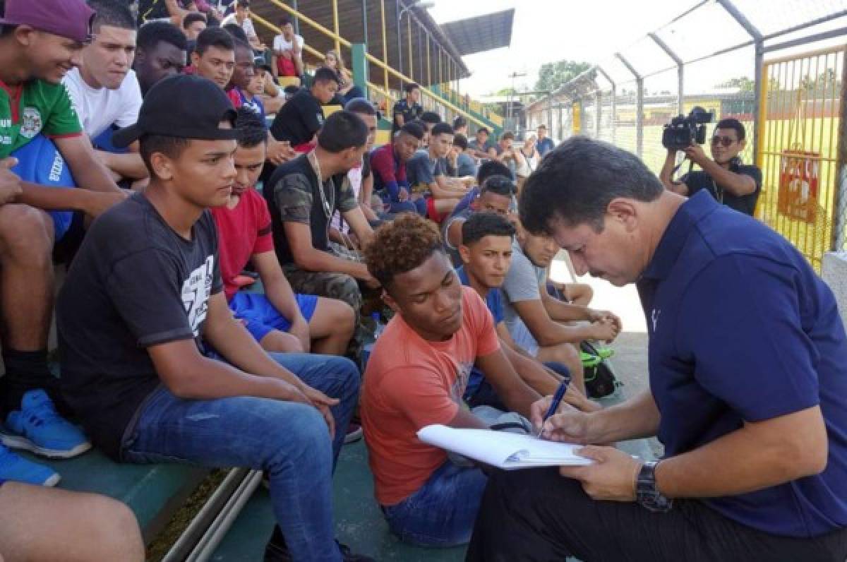 Unos 200 jóvenes buscan una oportunidad en el Honduras Progreso