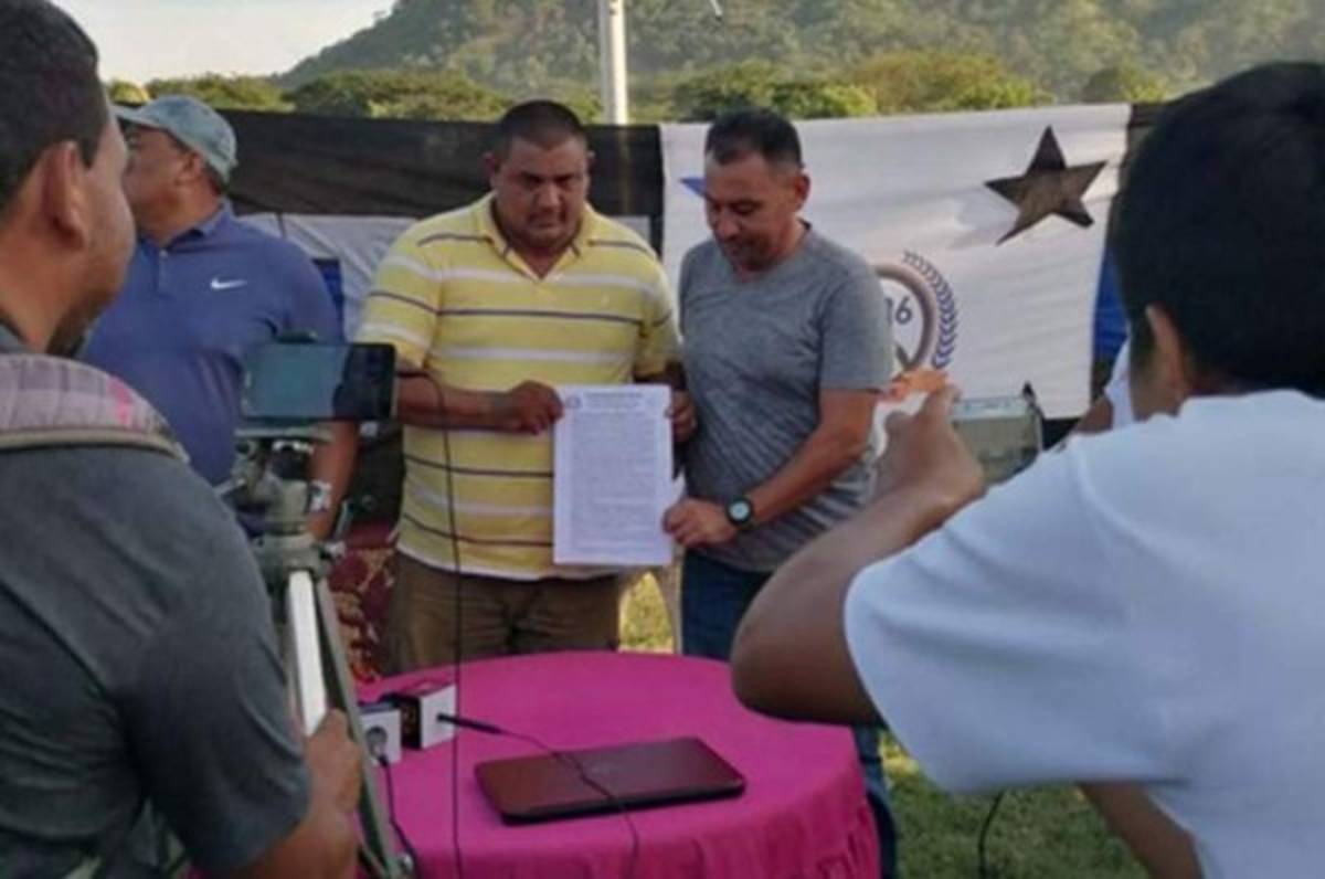 FICHAJES: Michaell Chirinos se va al extranjero y legionario regresa a Honduras