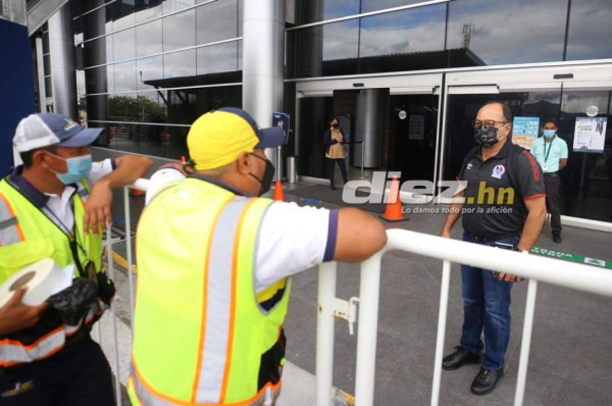 ¡Cánticos y nuevo look! La partida de Olimpia rumbo a Orlando para enfrentar al Montreal Impact