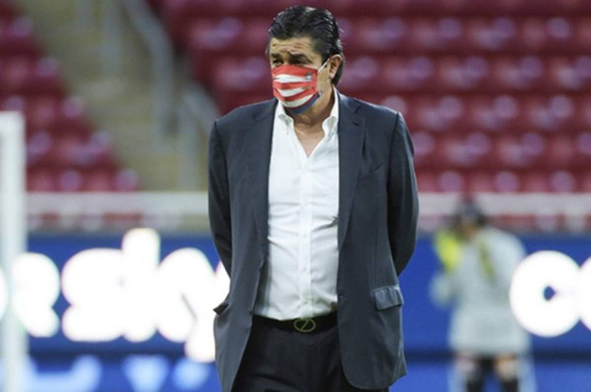 Guadalajara anuncia la destitución de Luis Fernando Tena tras el mal arranque del torneo