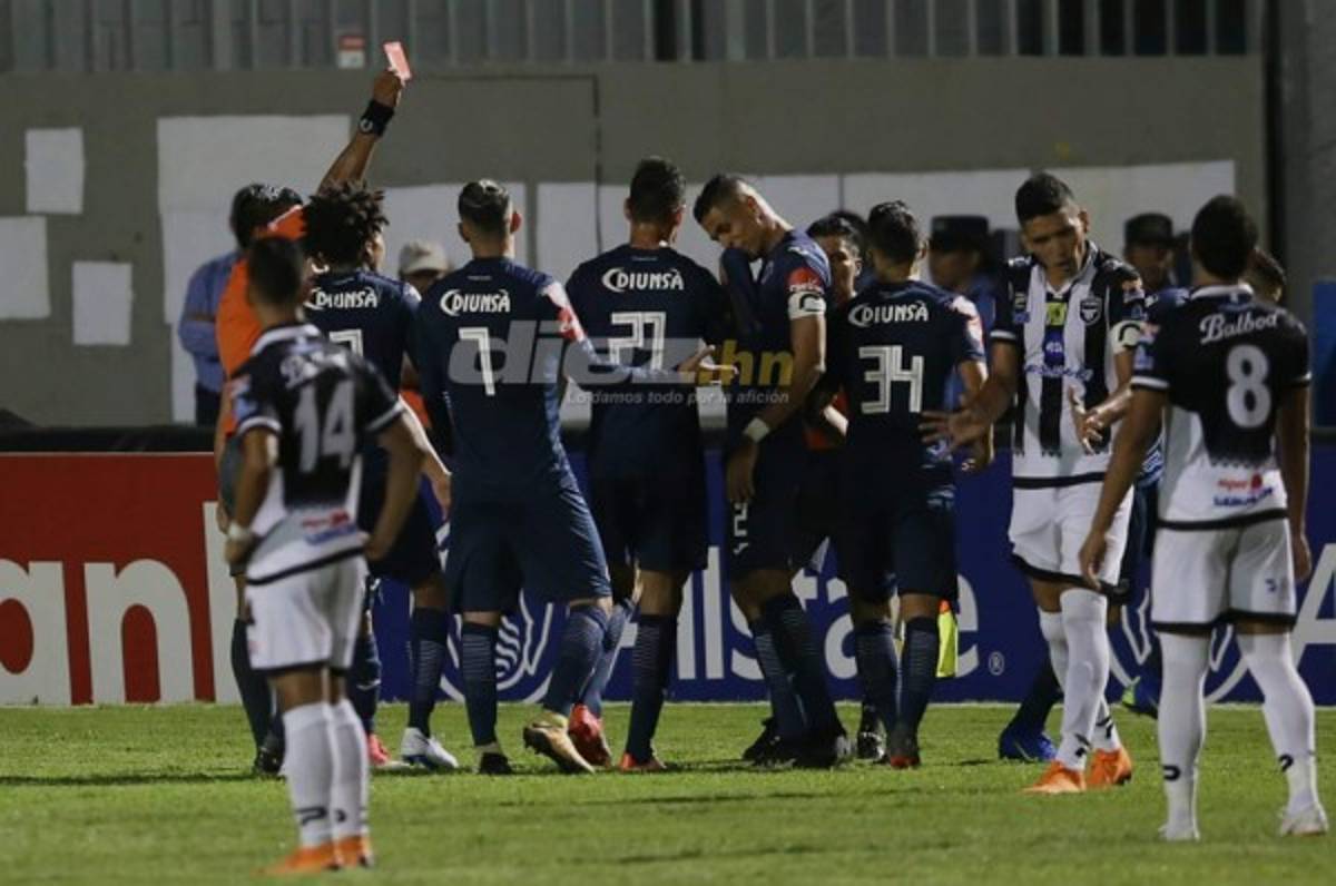 Diego Vázquez sobre la rectificación de Walter López: 'El árbitro hizo lo lógico'