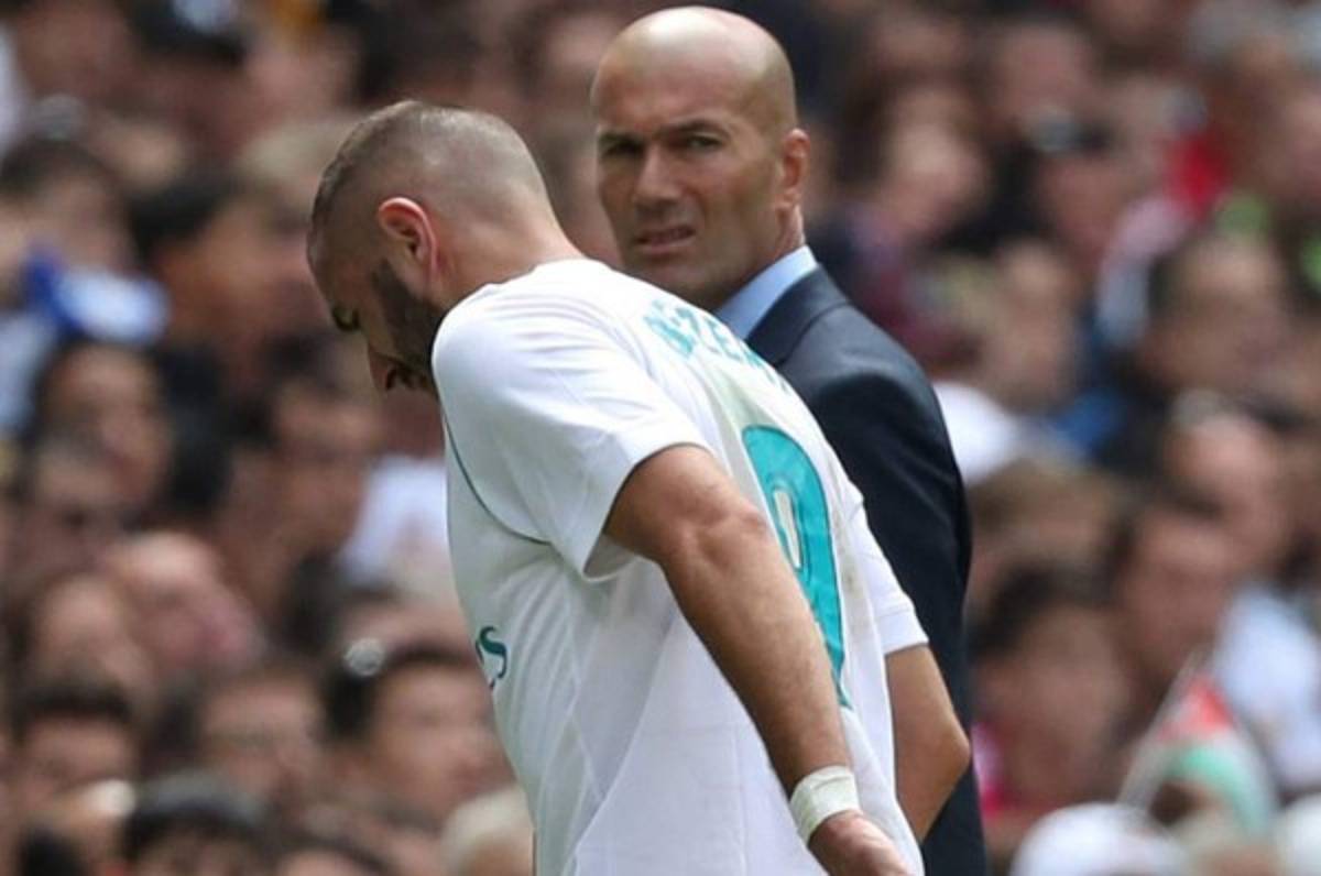El madridismo en el Bernabéu humilla a Karim Benzema en el clásico