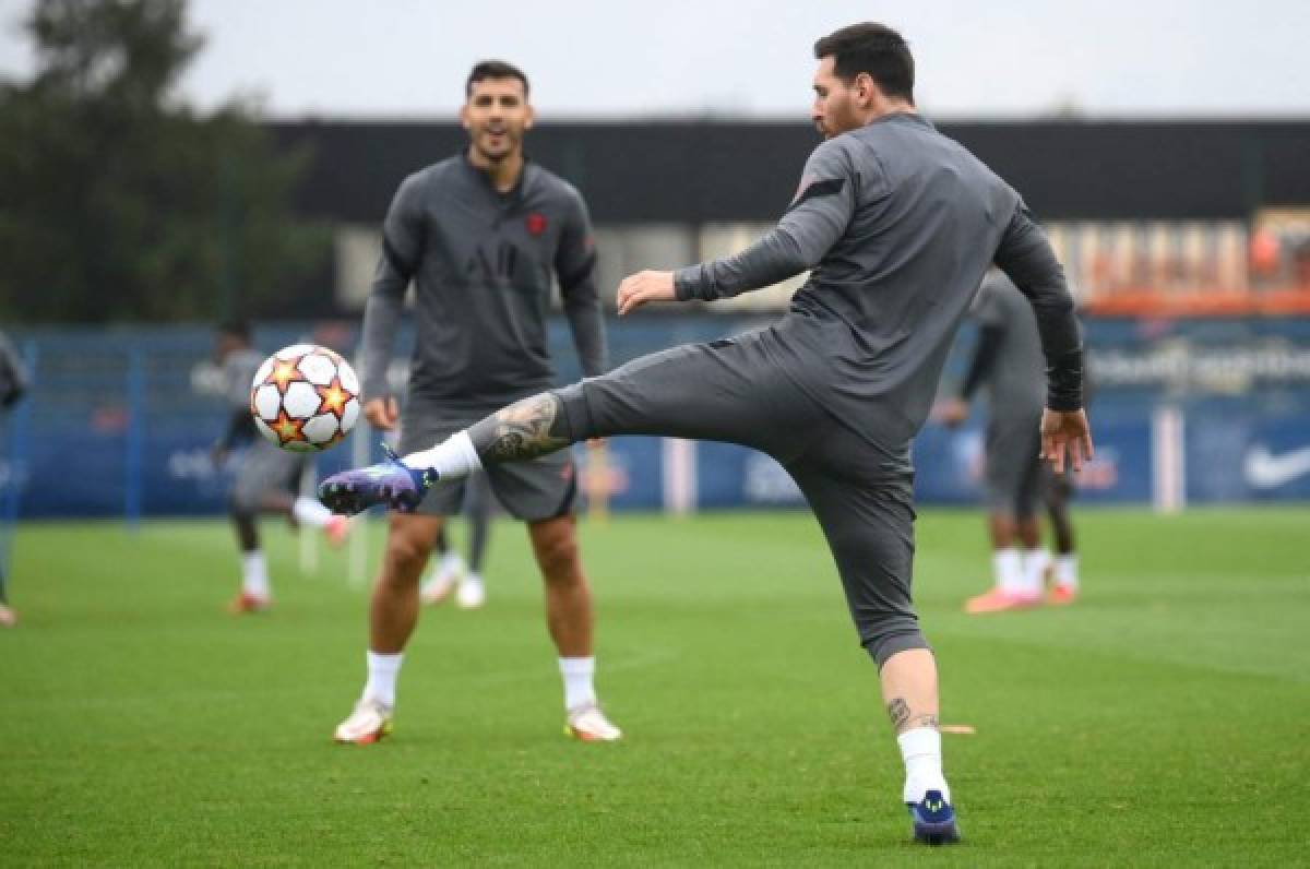 Así fueron captados Mbappé y Neymar en el entrenamiento del PSG tras la polémica; el jeque estuvo presente