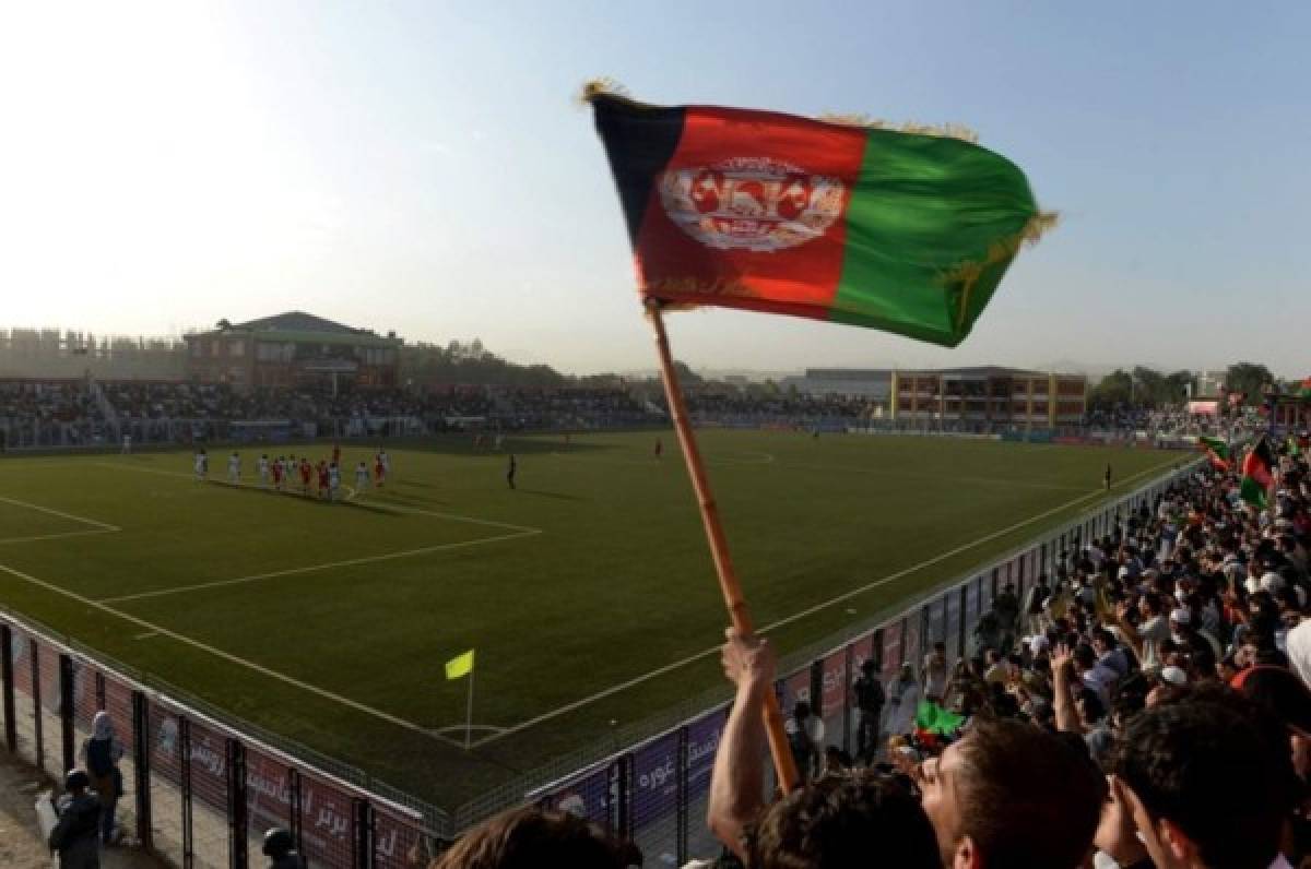 ¡Afganistán vuelve a ver un partido nocturno tras 40 años en la oscuridad!