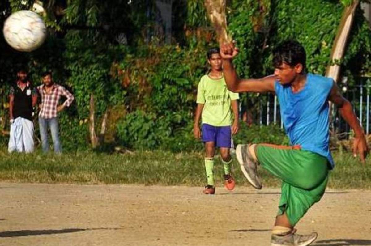 ADMIRABLE: No tiene sus dos piernas pero sueña con ser un futbolista profesional