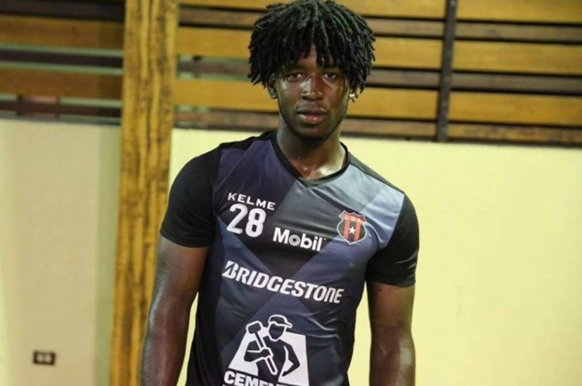 Fichajes Centroamérica: Tres guatemaltecos a Europa, el futuro de Bryan Ruiz y Saprissa suma más bajas