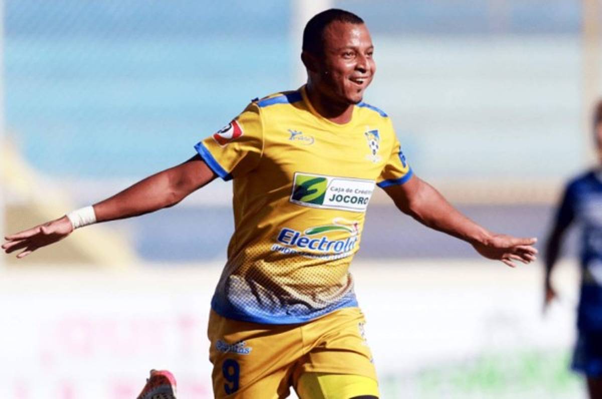 Jocoro jugará su primera liguilla en El Salvador con el hondureño Ovidio Lanza encumbrado con el gol