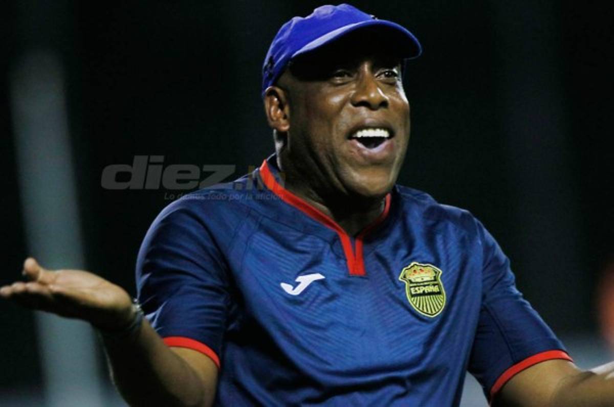 Hernán Medford no estará en el banquillo de Real España en el clásico frente a Olimpia