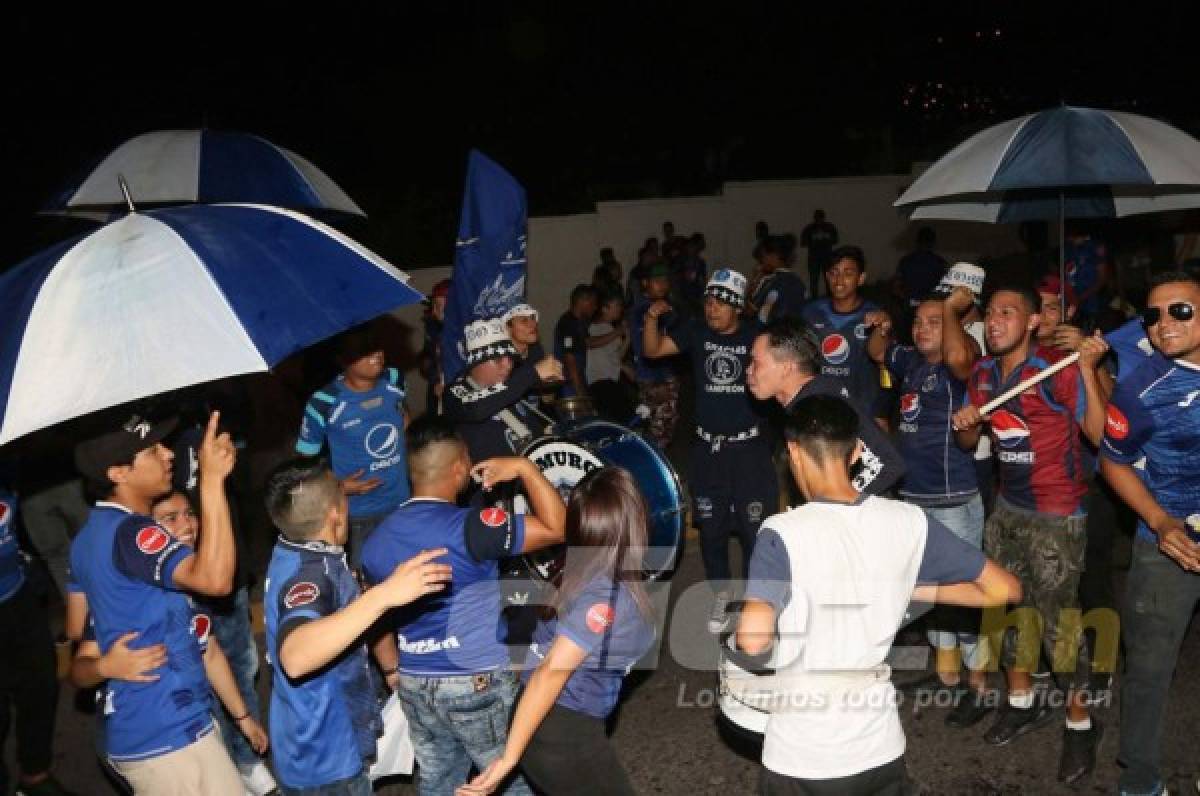 ¡Espectacular! Las fotos del llenazo de la afición de Motagua en el Nacional