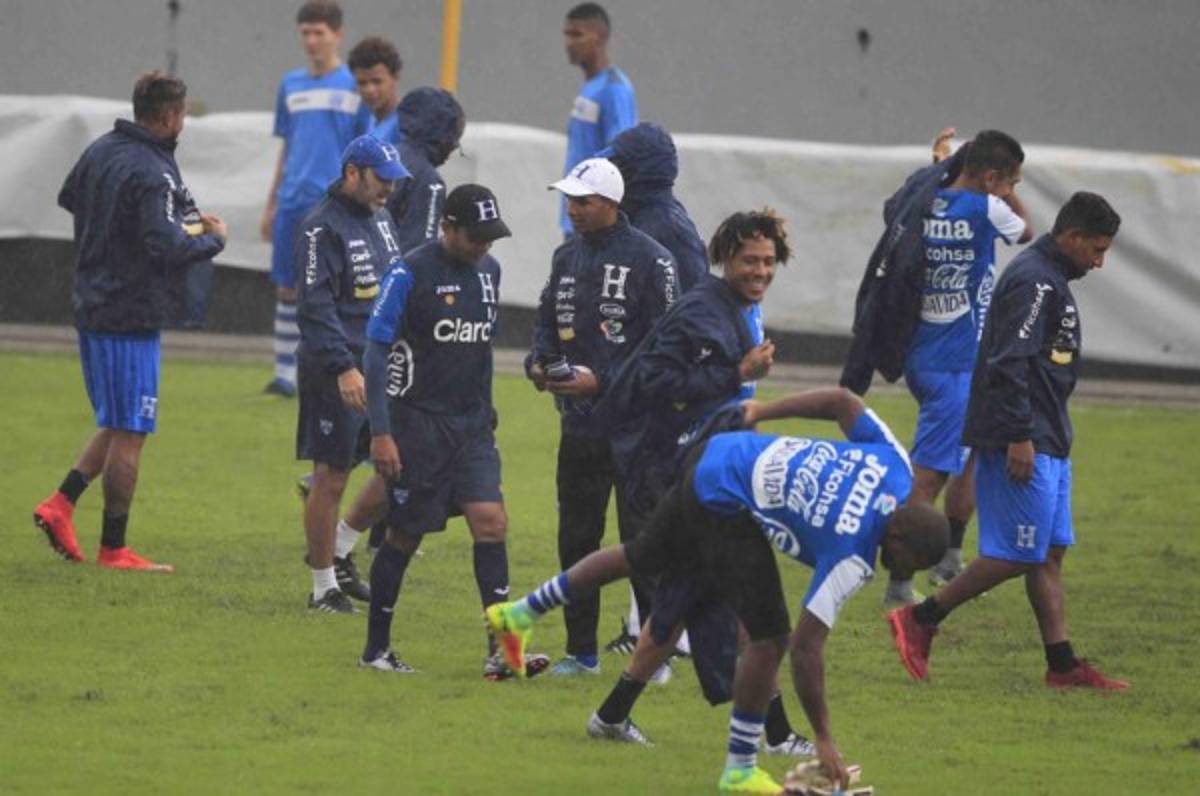La lluvia, el 'enemigo' silencioso de Honduras antes de medirse a Panamá