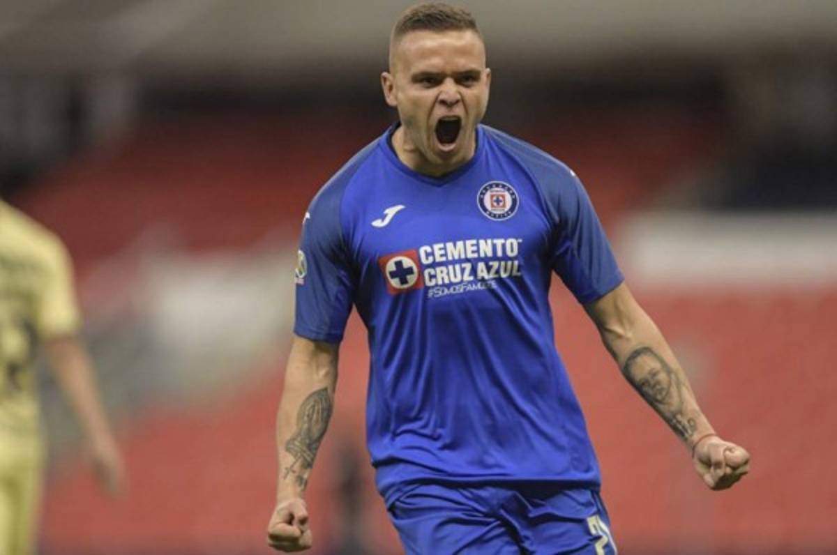 Cruz Azul vence al América y recupera liderato del fútbol mexicano