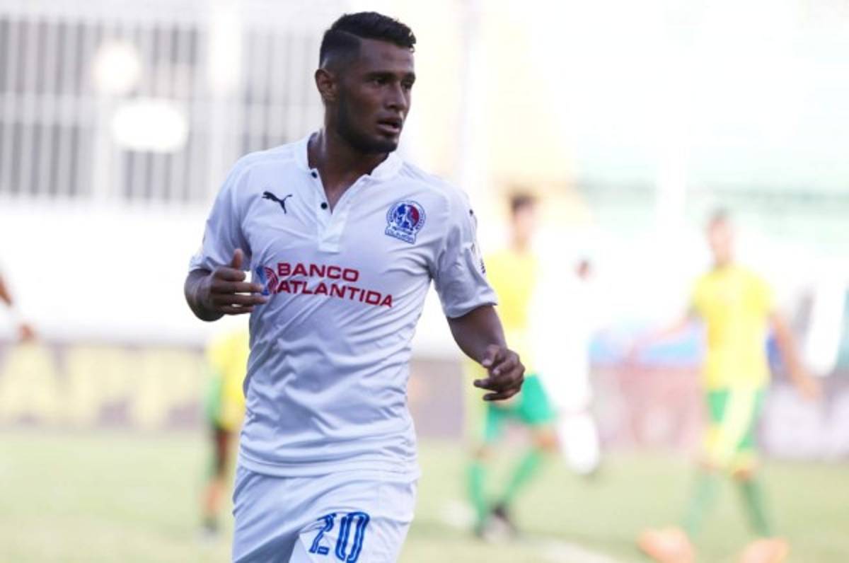 El fichaje de Alex López con Alajuelense de Costa Rica se tambalea