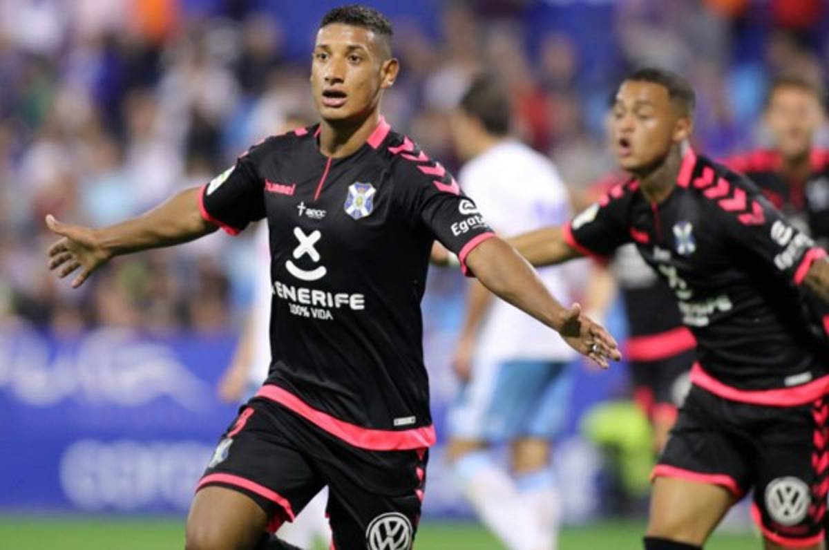 El dato de Bryan Acosta que deja mal parado a los delanteros del Tenerife