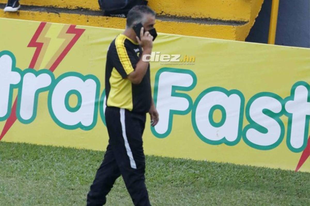 NO SE VIO EN TV: La bella aurinegra en el Morazán y... ¿Directivo del España llegó en bici?