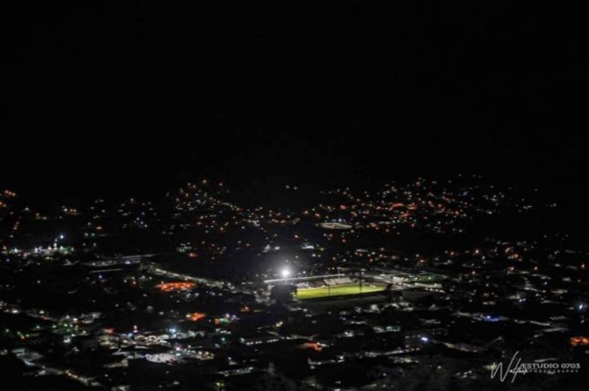 El estadio Marcelo Tinoco de Danlí ya cuenta con luz para juegos de noche