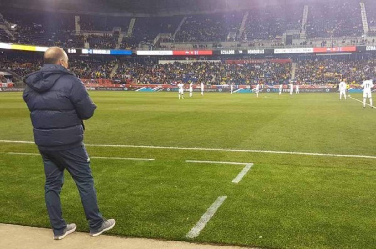 13 minutos le duró la tranquilidad a Fabián Coito en el banquillo hondureño