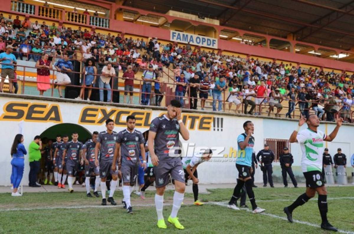 Las imágenes más curiosas que dejó el partido Juticalpa ante Platense