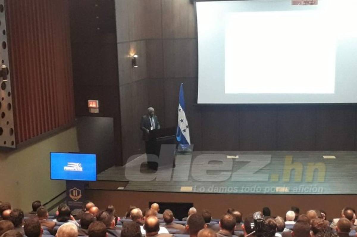 Arrancó el Congreso de entrenadores con más de 200 técnicos en San Pedro Sula