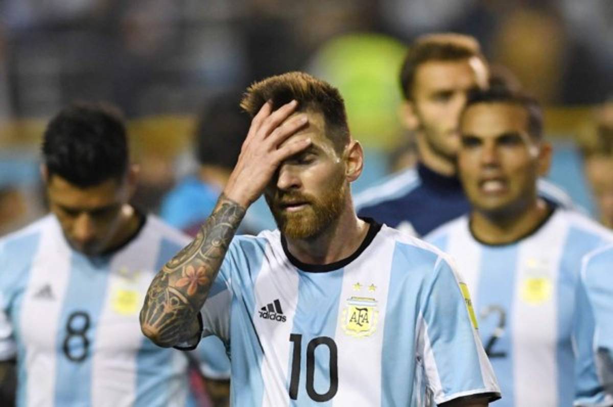 Árbitros brasileños para duelos decisivos en última fecha de eliminatoria de Conmebol