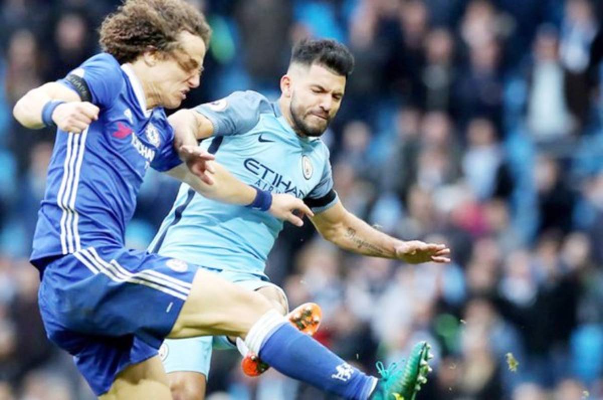Fuerte castigo al 'Kun' Agüero por criminal patada a David Luiz