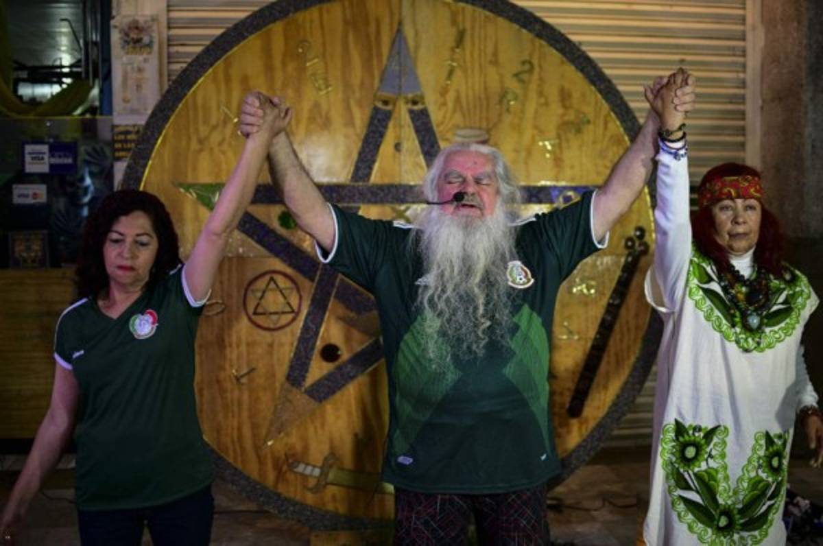 'Brujo Mayor' invoca a Quetzalcóatl para que México triunfe en Rusia-2018