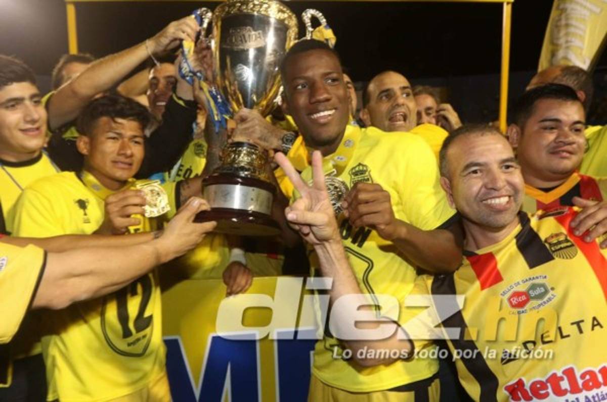 ¡Salud, campeones! Así celebró la Copa 12 el Real España en el Nacional