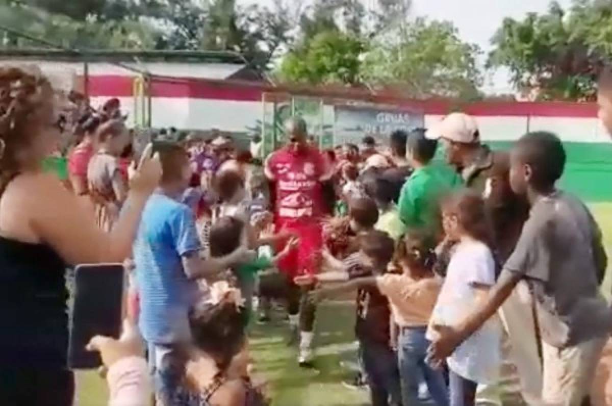 El plantel de Marathón comparte celebrando el Día del Niño en su sede