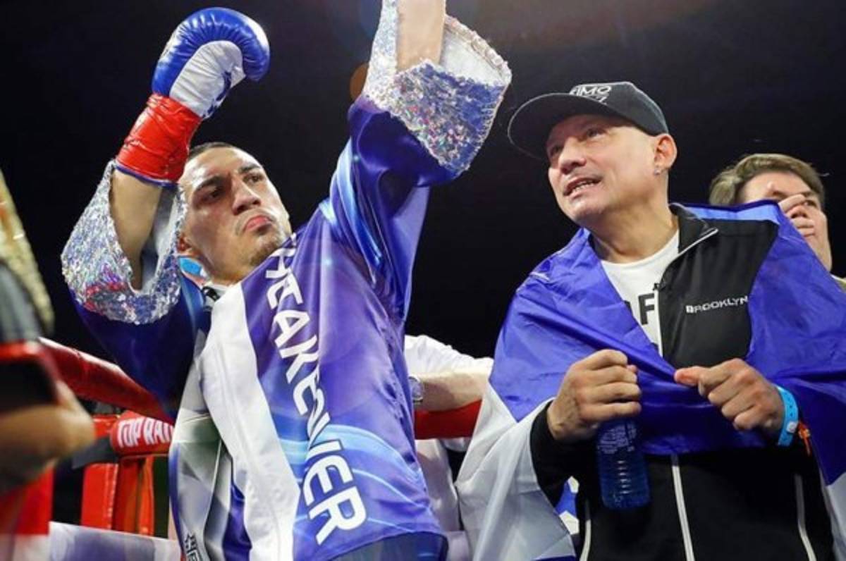 Papá de Teófimo López: 'En la próxima pelea agarrará la bandera y se la enseñará a Honduras'