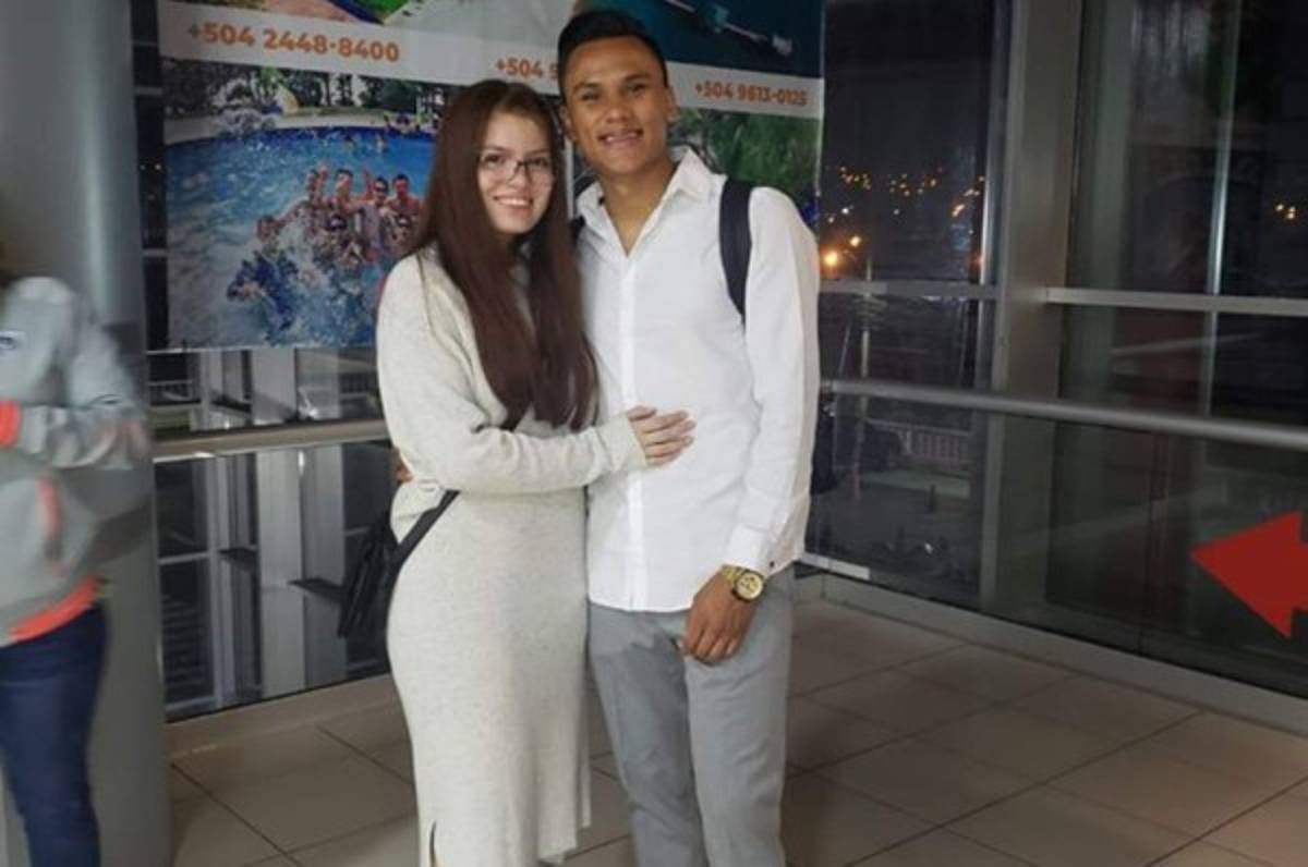 Denil Maldonado viajó a México para sumarse al Pachuca, club donde estará un año