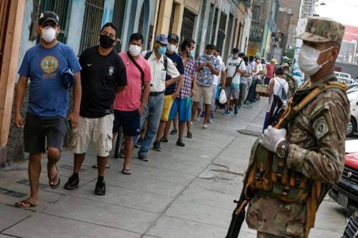 Mueren en Perú 16 personas que bebieron un licor para prevenir coronavirus