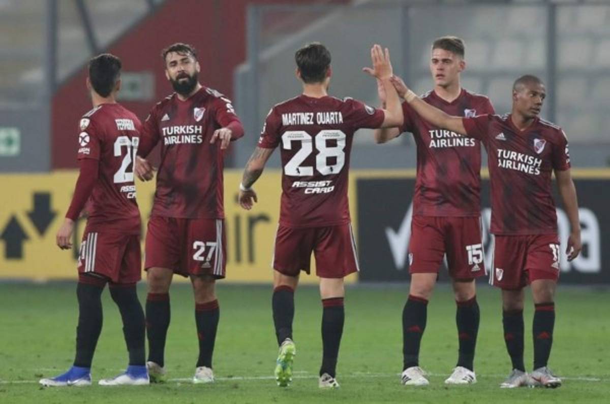 Paliza de escándalo de River Plate y el primer clasificado a octavos de la Copa Libertadores