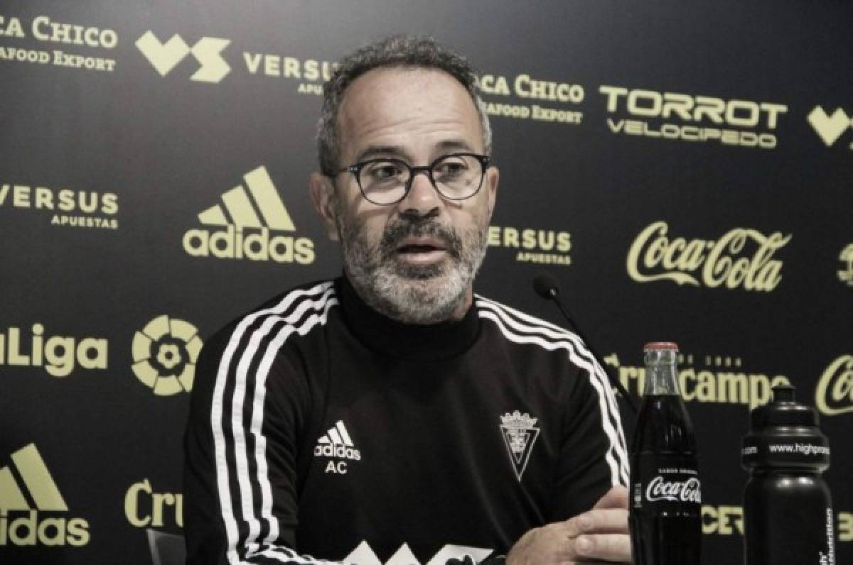 Duro castigo: Álvaro Cervera, técnico de Cádiz y de Antony Lozano es sancionado con cuatro partidos  