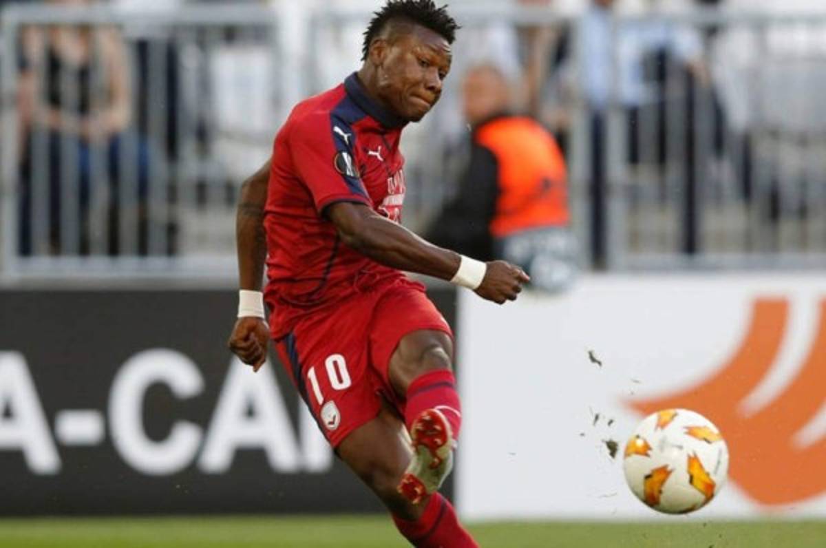 Secuestran en Nigeria a la madre de Samuel Kalu, jugador del Girondins de Burdeos