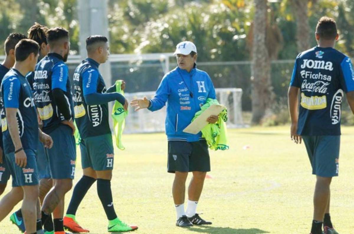 Afición a Jorge Luis Pinto: 'Métales trole profe'