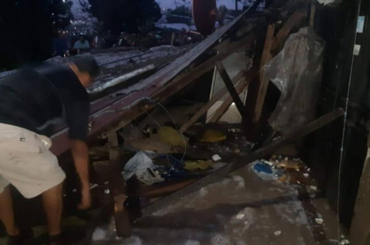 Inundaciones, derrumbes y caos vial provocan fuertes lluvias en varias zonas en Tegucigalpa