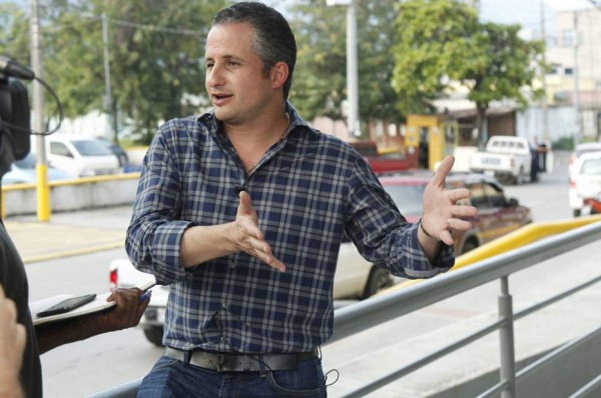 Burbara: 'Real España debe pensar en ganar, no en entrevistas ni cuentos baratos'