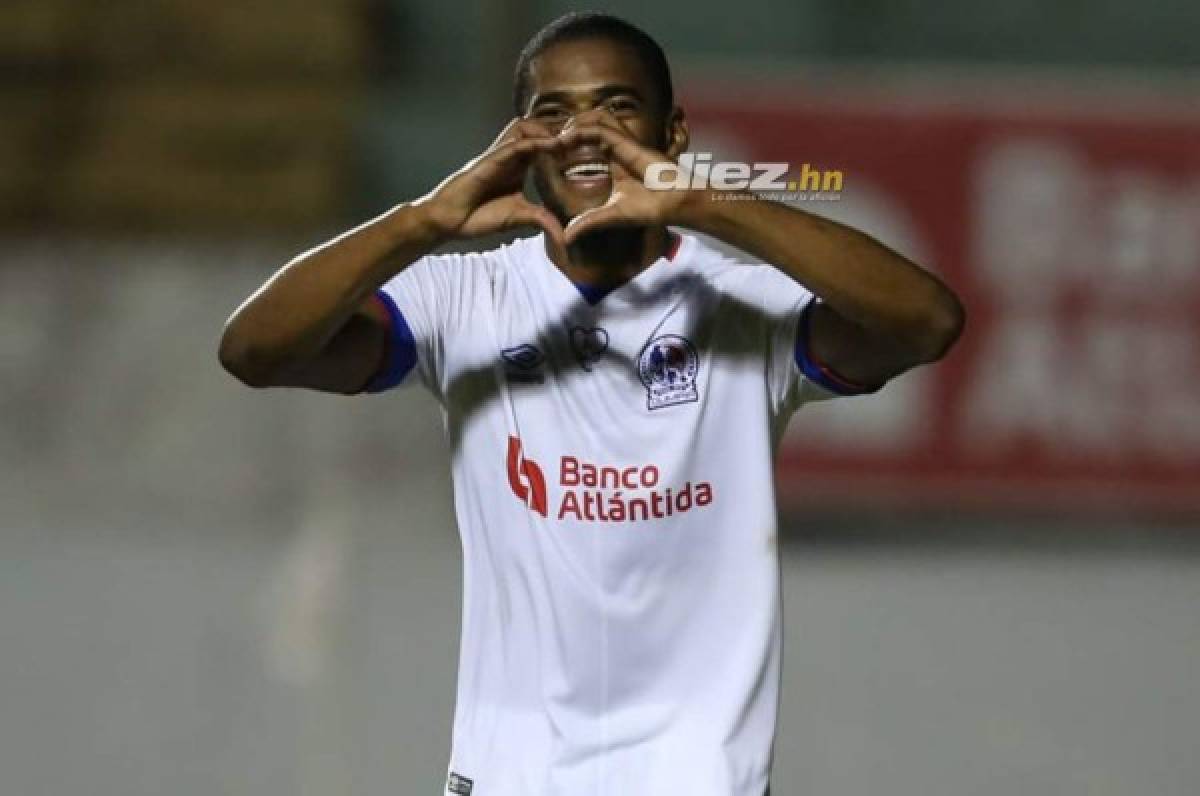 NO SE VIO EN TV: Dos jugadores se pintaron el cabello de azul y blanco; Olimpia propinó goleada