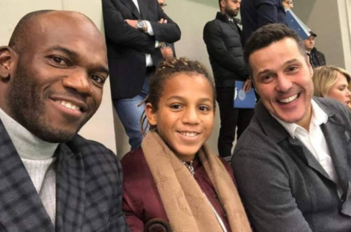 David Suazo, espectador de lujo en el triunfo del Inter contra el Milan
