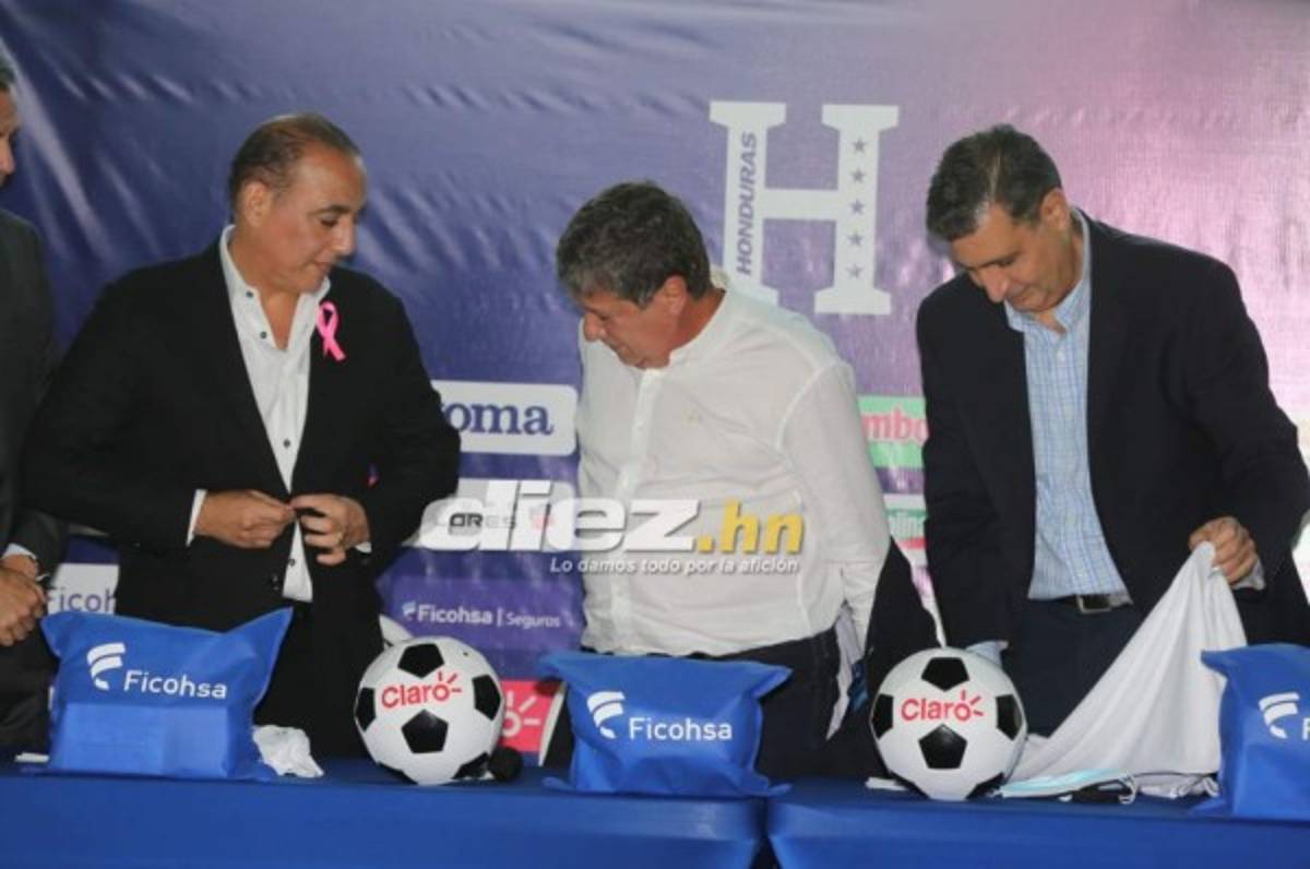 ¿Por qué se puso nervioso? Así fue la presentación del 'Bolillo' Gómez con la selección de Honduras