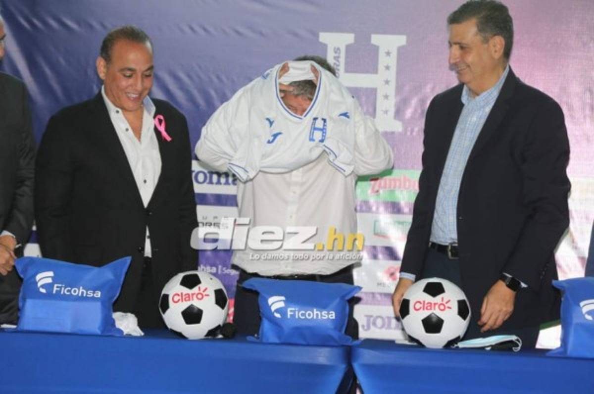 ¿Por qué se puso nervioso? Así fue la presentación del 'Bolillo' Gómez con la selección de Honduras